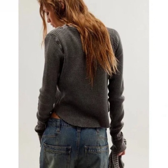 Free People FP ONE thermal long sleeve one colt gray black distressed buttonNWT - Picture 5 of 9